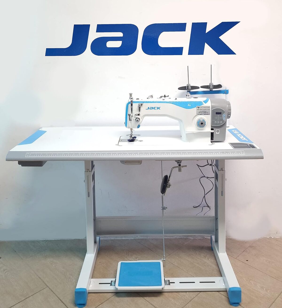 Test Konsew JACK A2 : performance d'une industrielle avec coupe-fil automatique