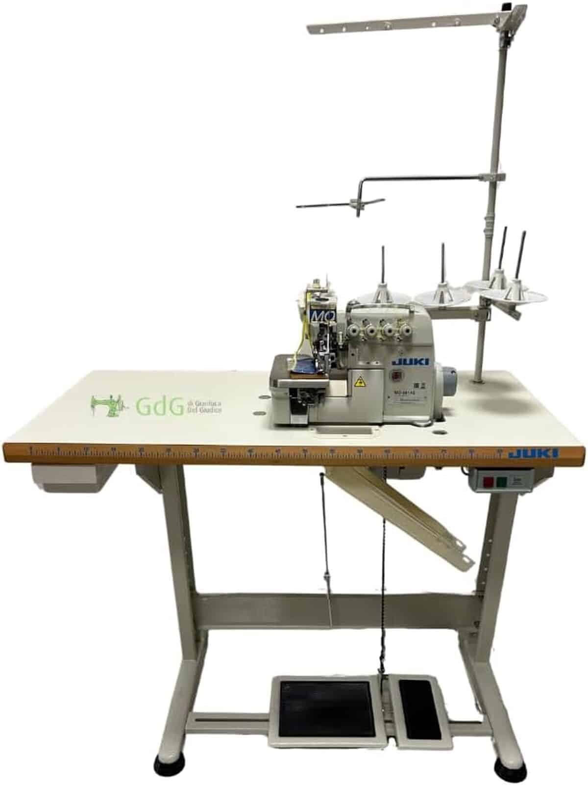 Test de la Juki industrielle : couture 4 fils et technologie LED