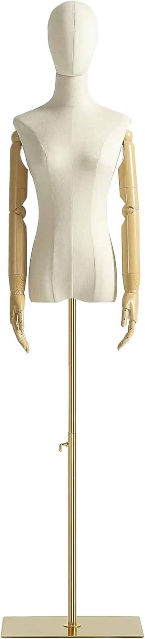 Test produit : mannequin femme élégant avec accessoires - Présentation bijoux