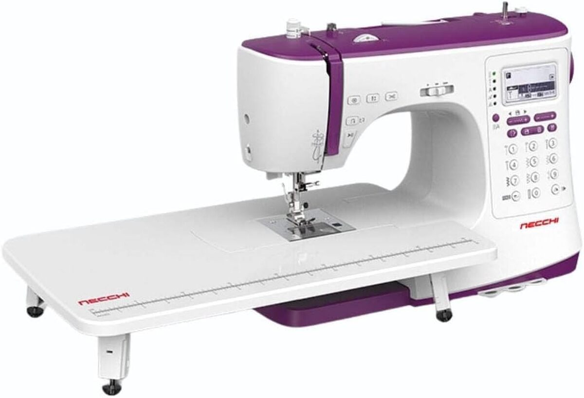 Test de la machine ร coudre Necchi NC-204D