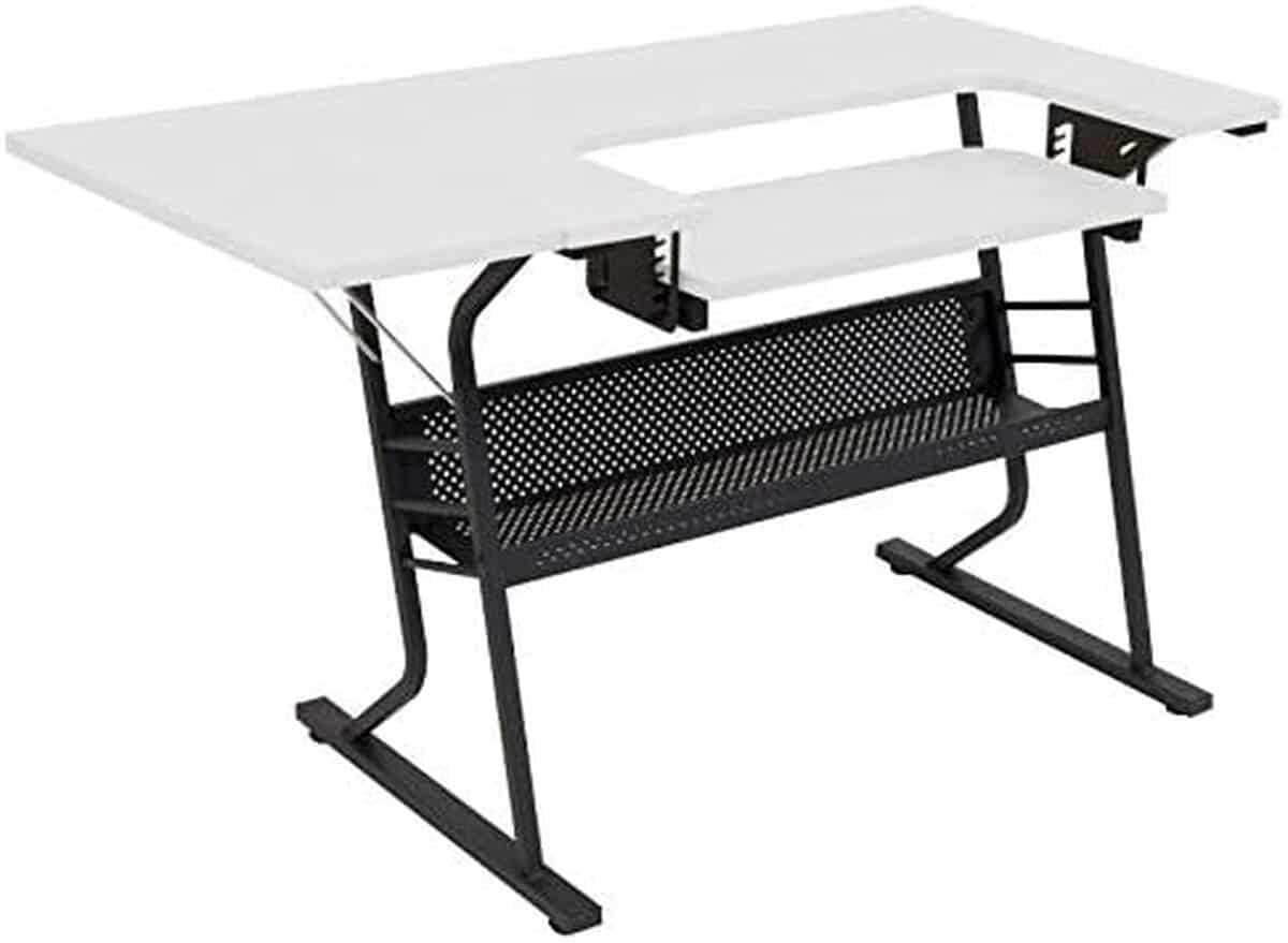 Test de la table hobby Noir et Blanc Sewing Online