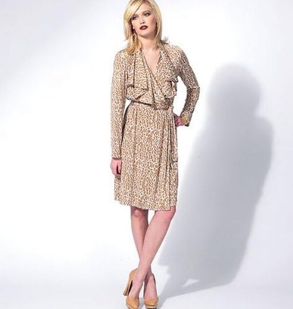 Vogue Patterns V8827 Robe et Ceinture pour Femme Taille E5 42-44-46-48-50