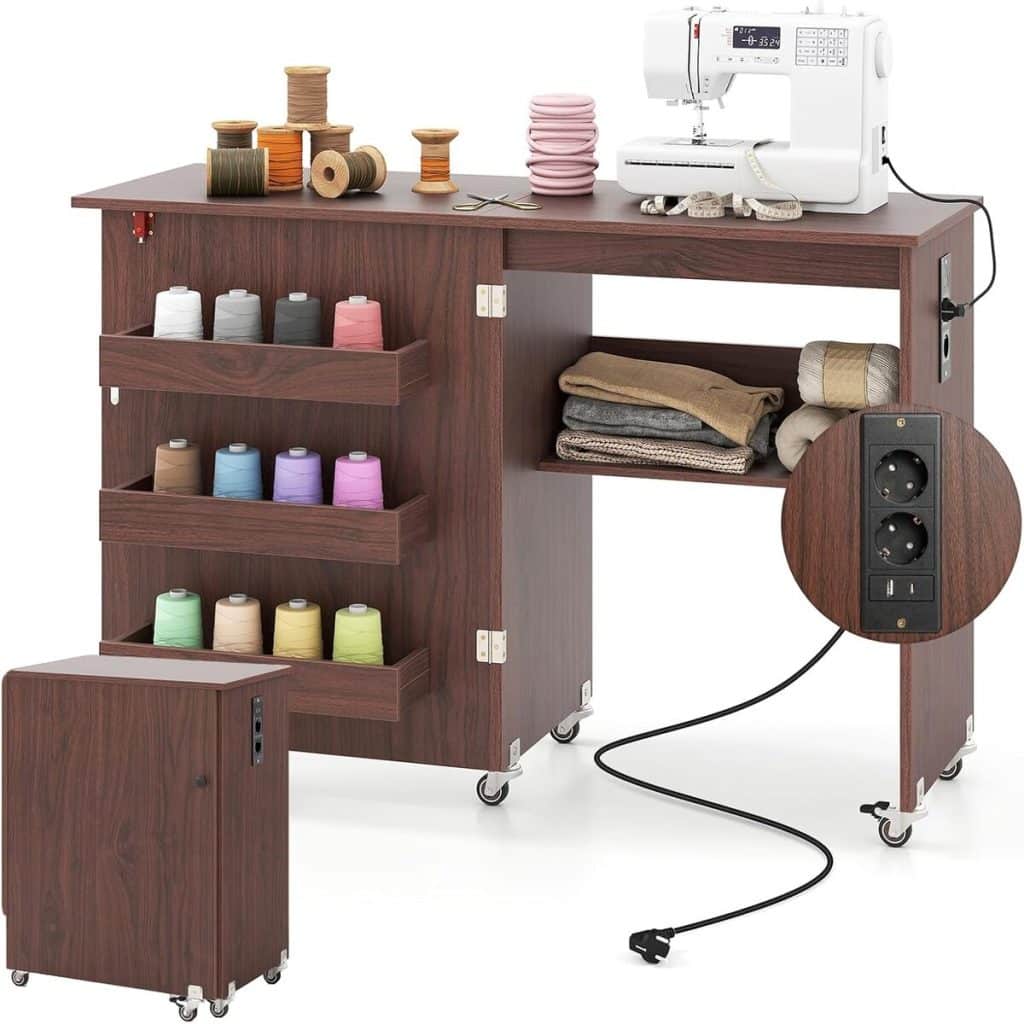 Test: table de couture pliante Relax4Life avec station de charge