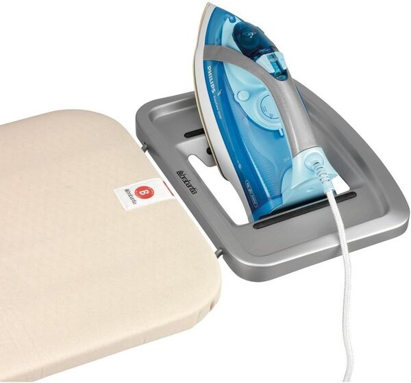 Brabantia - Table à Repasser Taille B - pour Fer Vapeur - Planche a Repasser - pour Les Gauchers et Les Droitiers - Plateau Extra-Stable - pour Fers Jusqu'à 15 cm - Ice Water - 124 x 38 cm