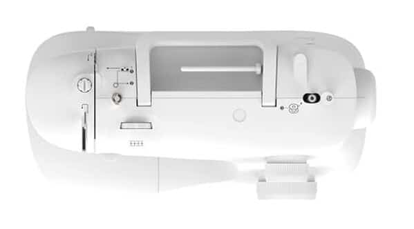Découvrez notre test complet de la machine à coudre Singer M2405 Sister : caractéristiques, performances et avis pour bien choisir votre machine. 
