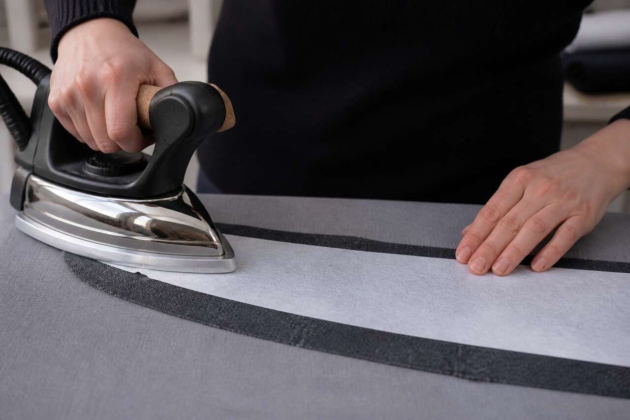 Comment poser un entoilage thermocollant au fer : la méthode pas à pas Comment poser un entoilage thermocollant au fer : la méthode pas à pas