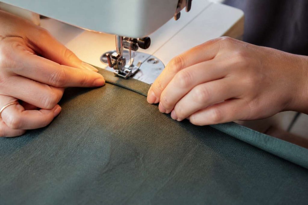 Comment respecter le sens du tissu en couture ?