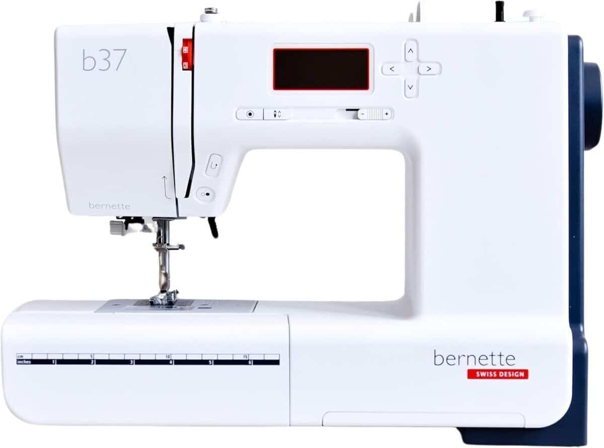Test de la machine à coudre Bernette B37 : 50 points et écran LCD