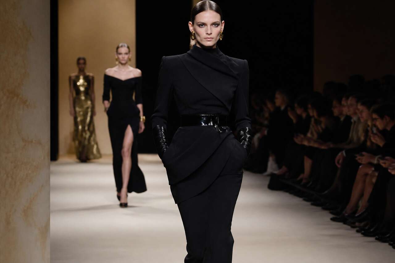 De quoi parle-t-on quand on dit &laquo; haute-couture &raquo; chez yves saint laurent